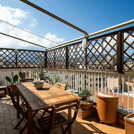 Center Liberta Suitelowcost Apartment